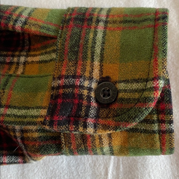Pendleton Fireside 100% virgin wool shirt in Murphy Tartan Size Medium - Picture 10 of 14